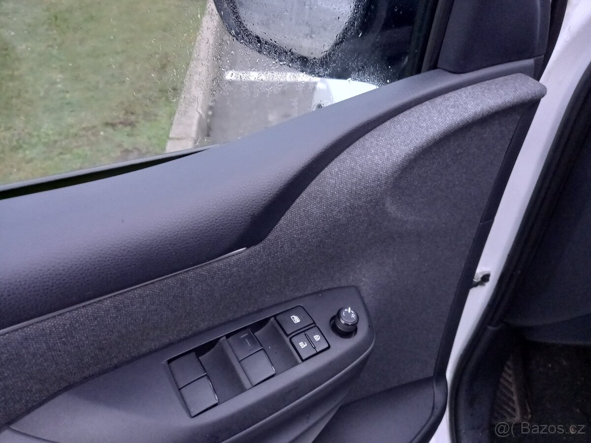 Toyota Yaris 1.5 HYBRID ,zakoupeno v ČR - 5