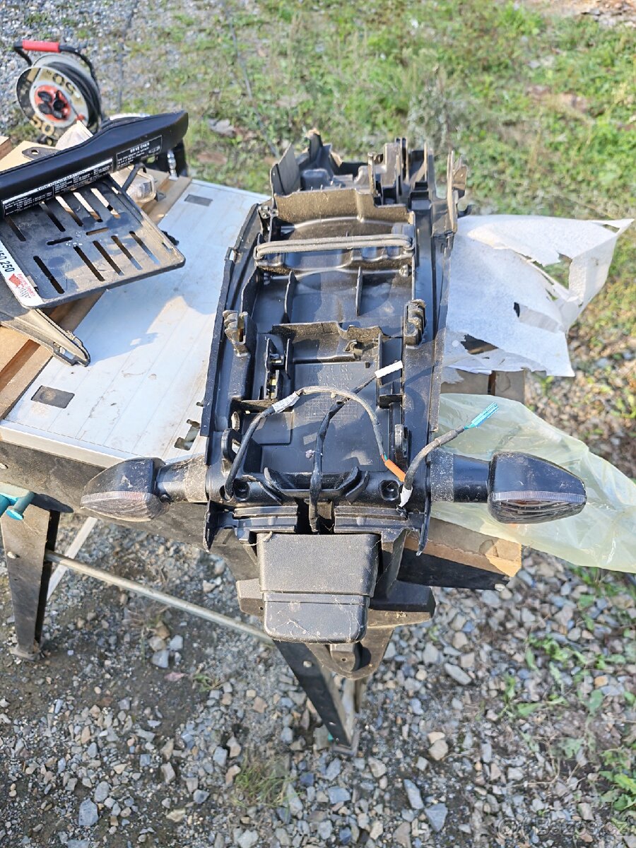 Honda hornet díly - 5