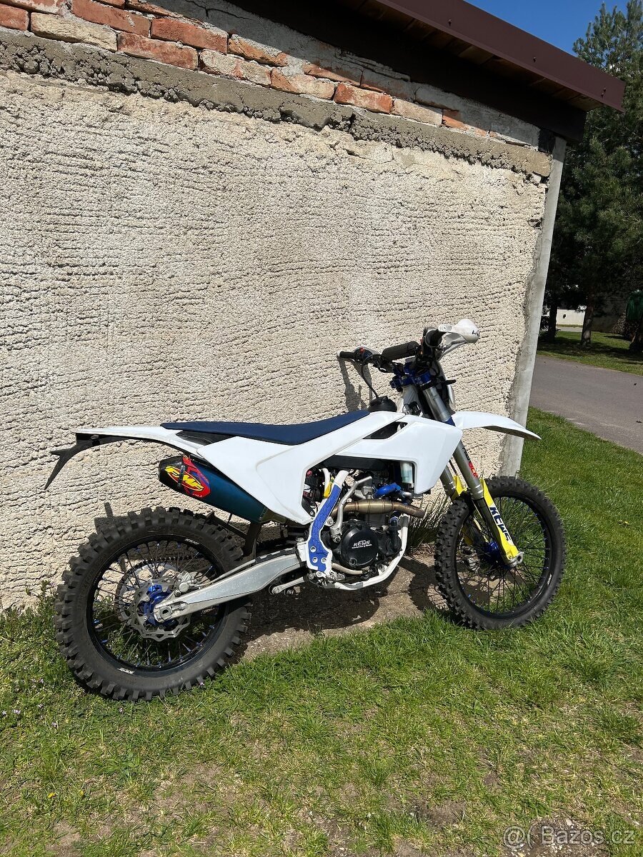 250