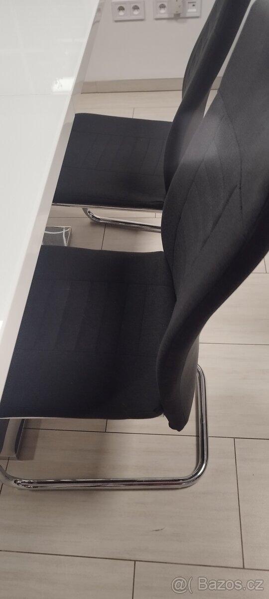 Jídelní stůl a židle - 5