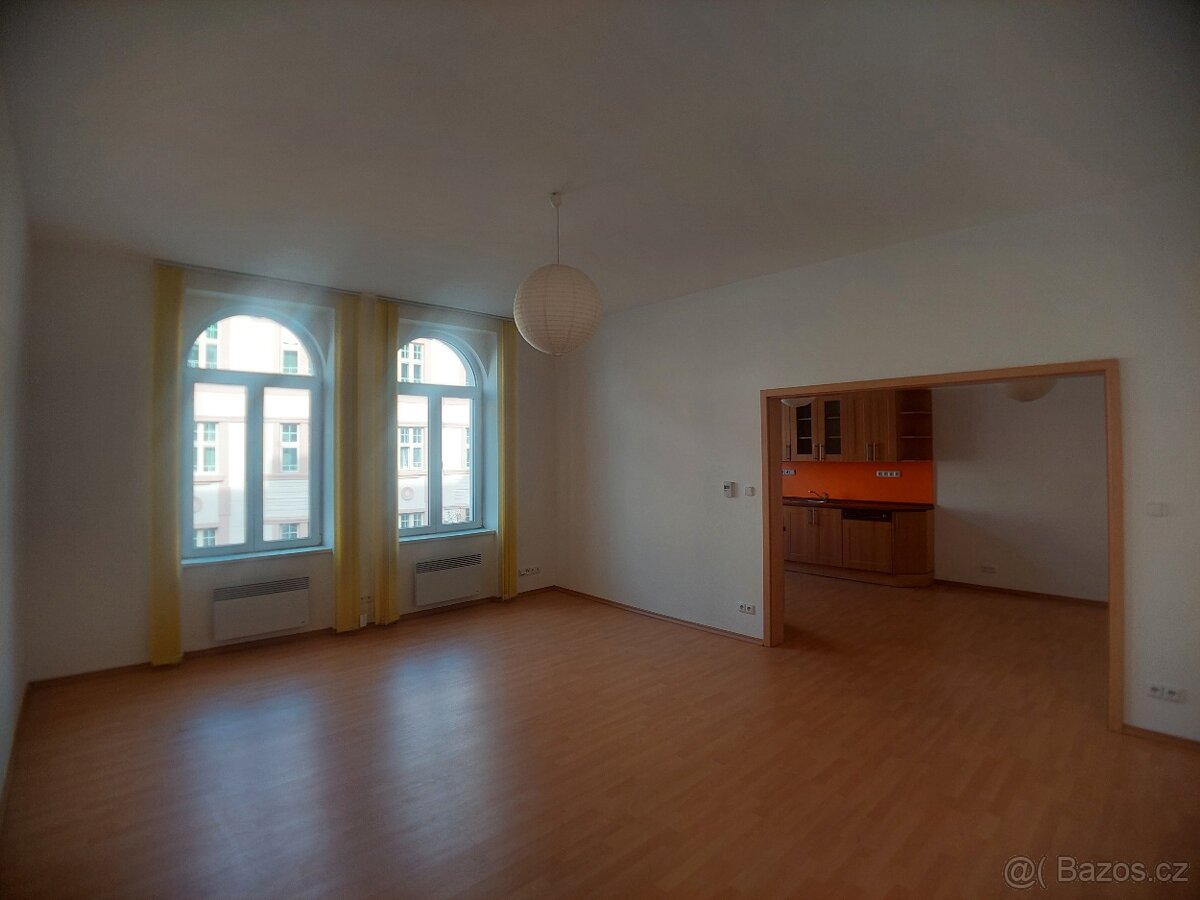 Pronájem bytu 3+1, 98 m2 v centru Tábora - 5