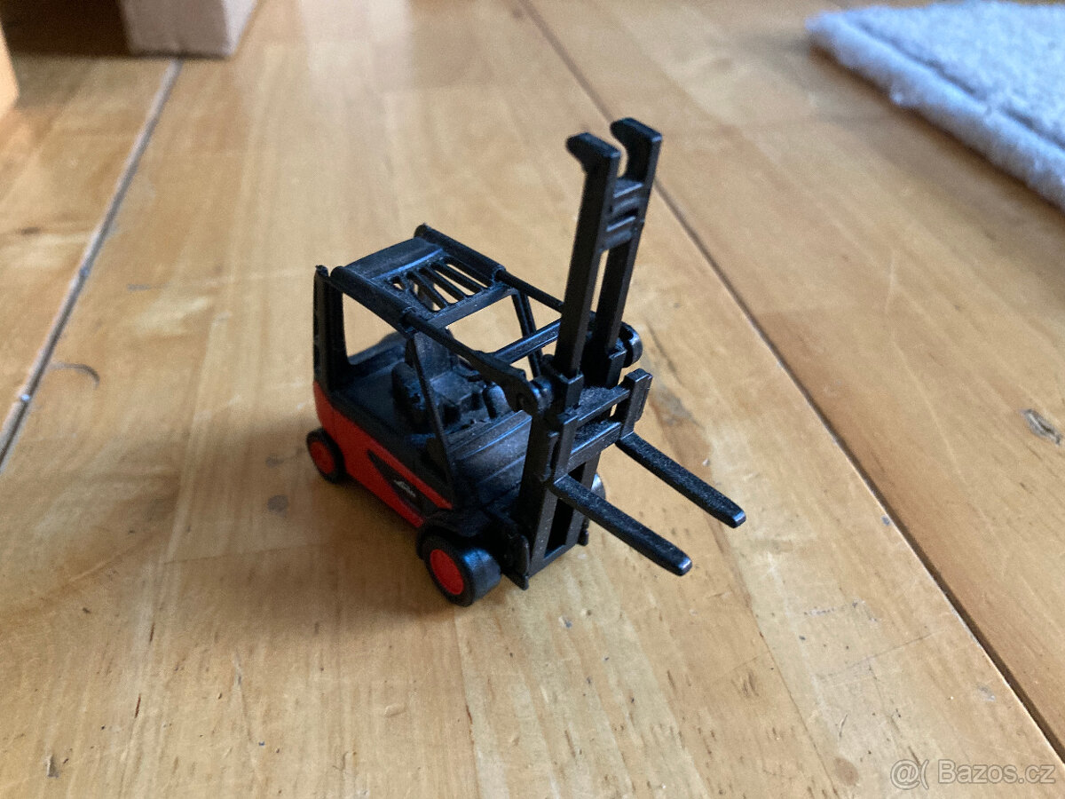 SIKU Vysokozdvižný vozík - 5