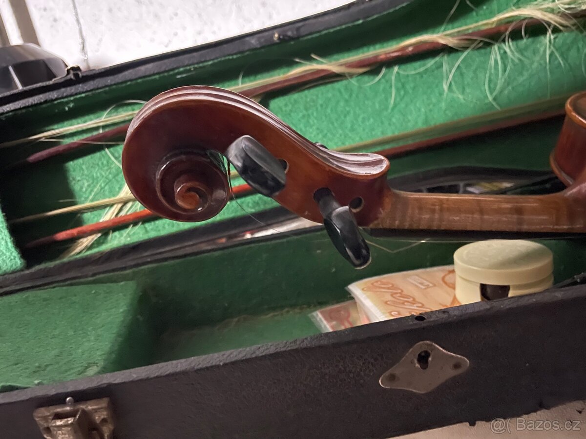 Housle krásné bez prasklin - 5