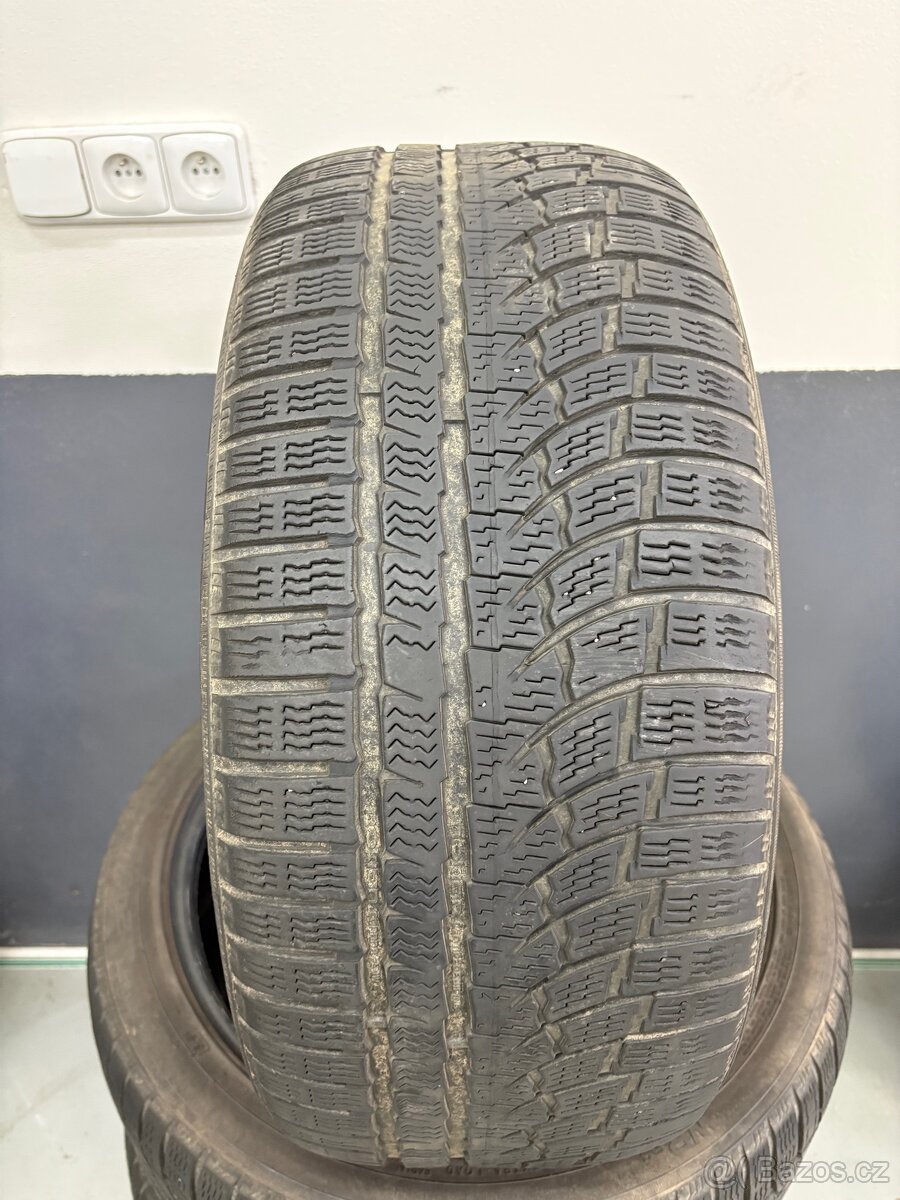 Zimní pneu Nokian 245/40 R19 - 5