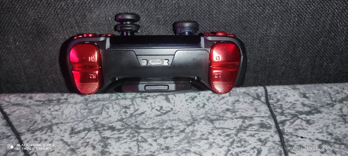 Modifikovaný Dualsense Edge - 5