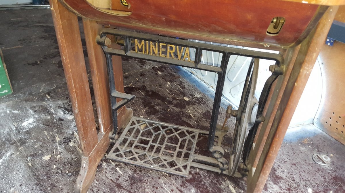 starožitný šicí stroj - 5