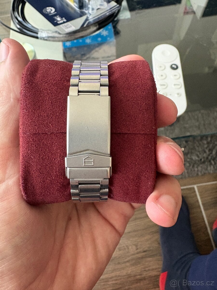 Tag Heuer Professional Quartz - 5