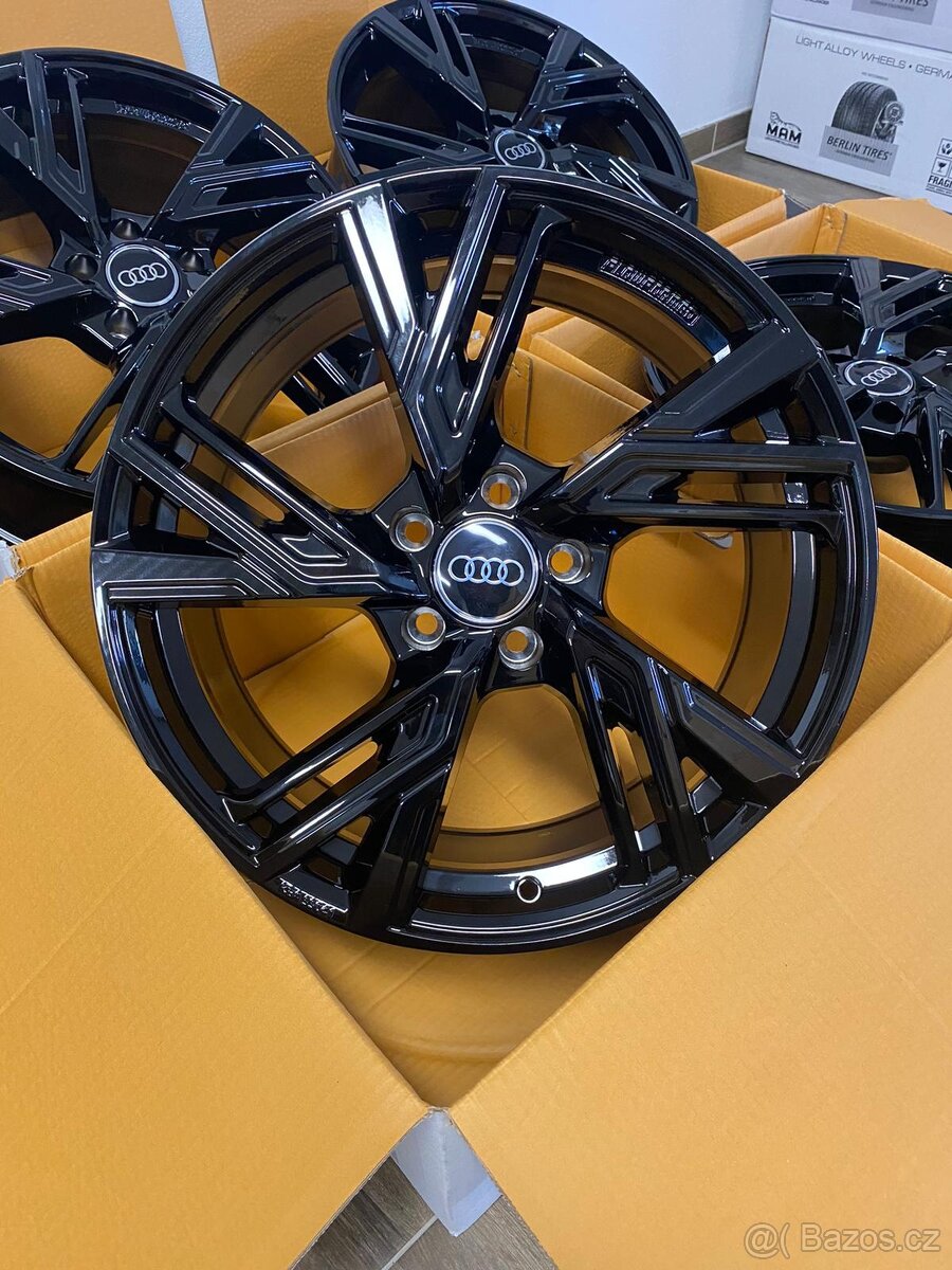 5x112 R18 MAM RS5 Black - 5