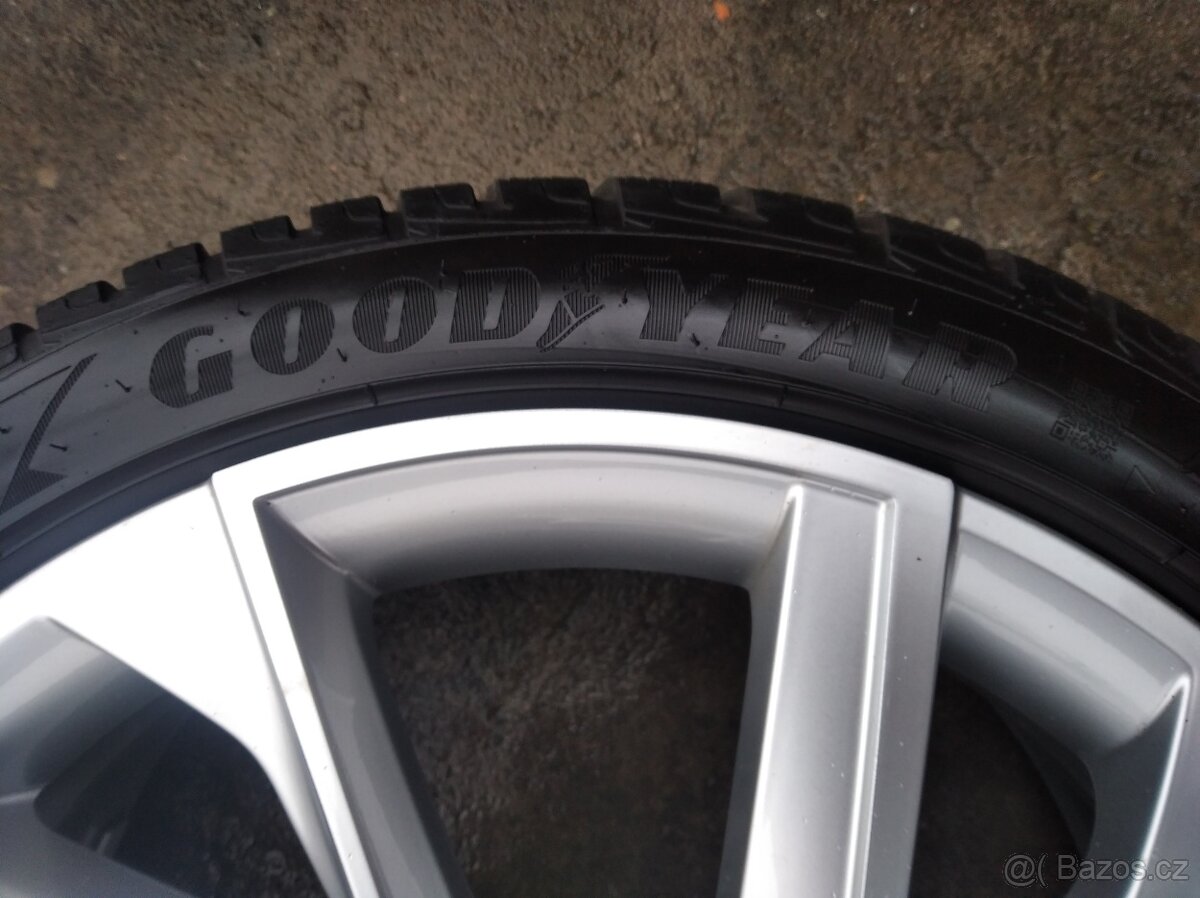 Prodám orig. alu zimní sadu 18" Škoda Scala - 5