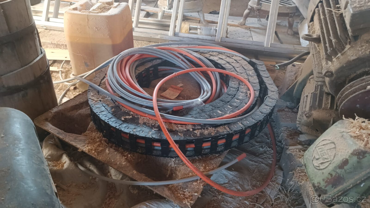 kmenová pásová pila Supra 800 - 5