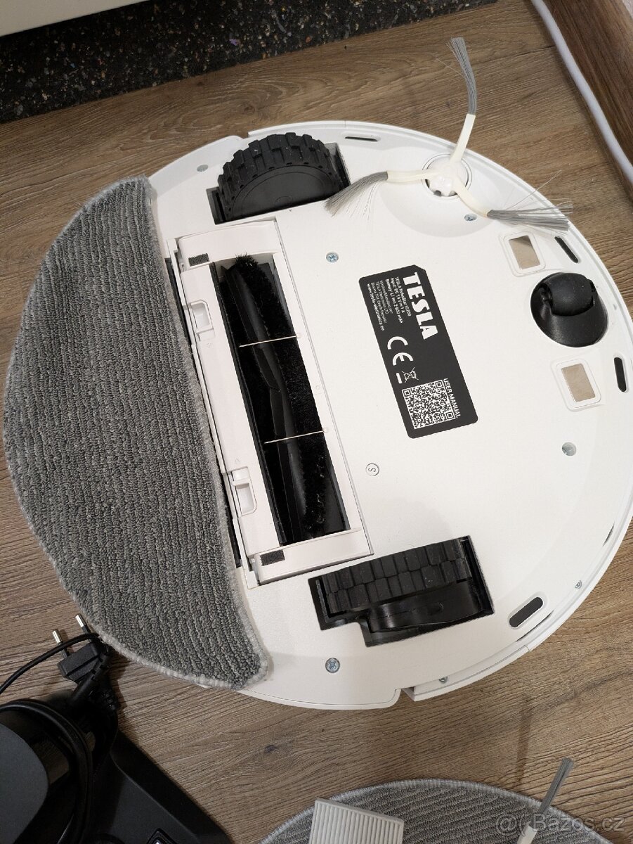 Robotický vysavač Tesla IQ700 - 5