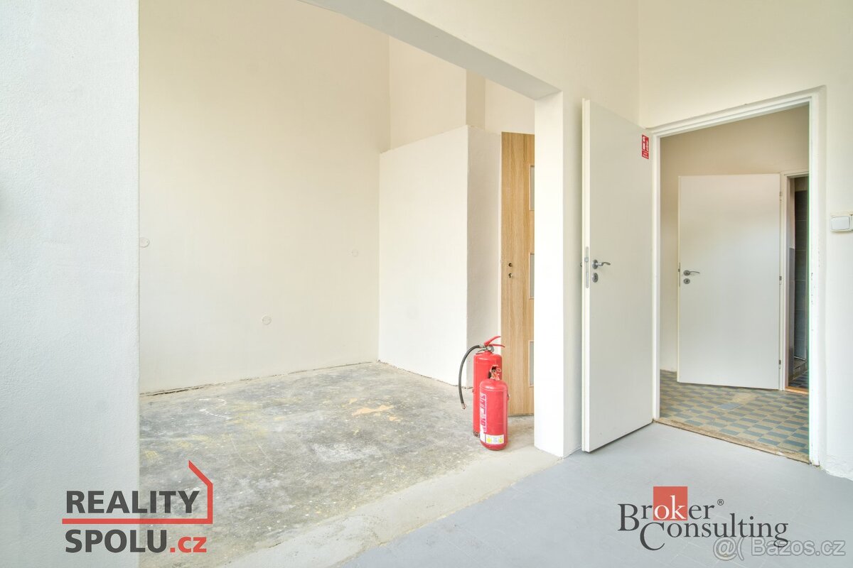 Pronájem, komerční/obchodní prostory, 330 m2, Komenského 188 - 5