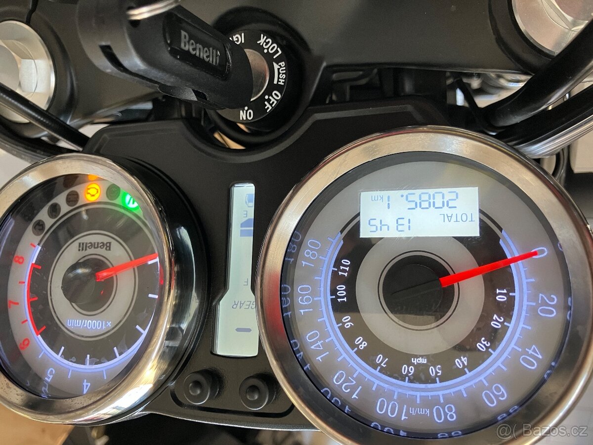 Benelli Imperiale 400 rok 2020 2.100 km - 5