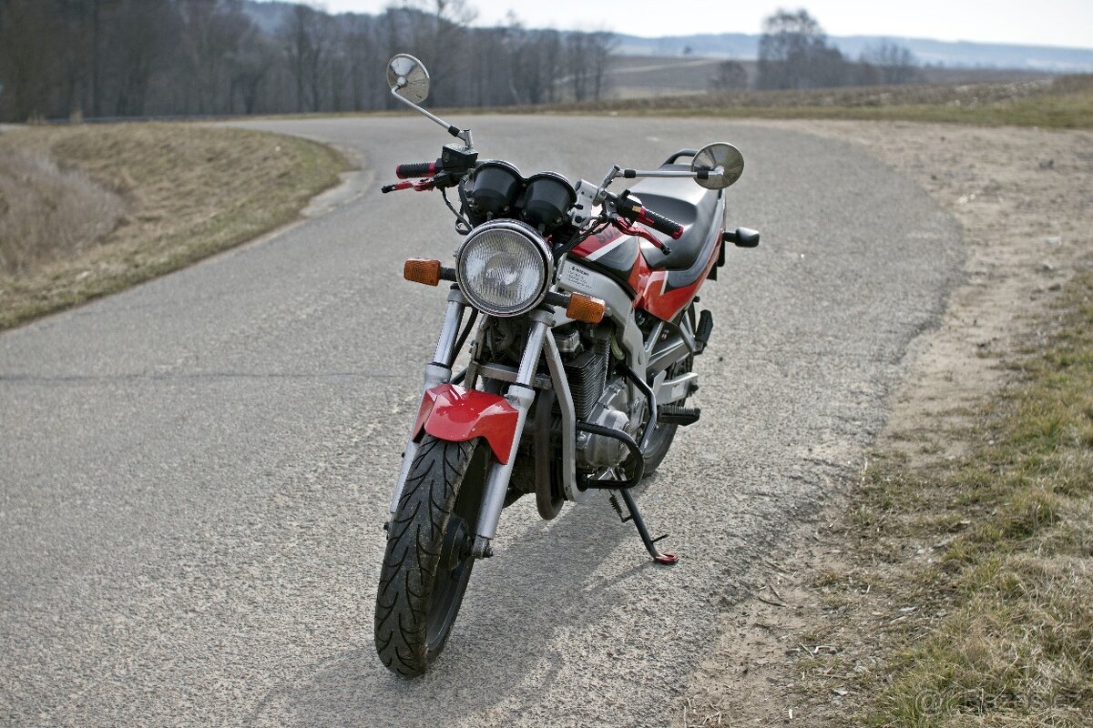 Suzuki GS 500E - 5