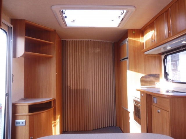 Prodám karavan Adria - 5