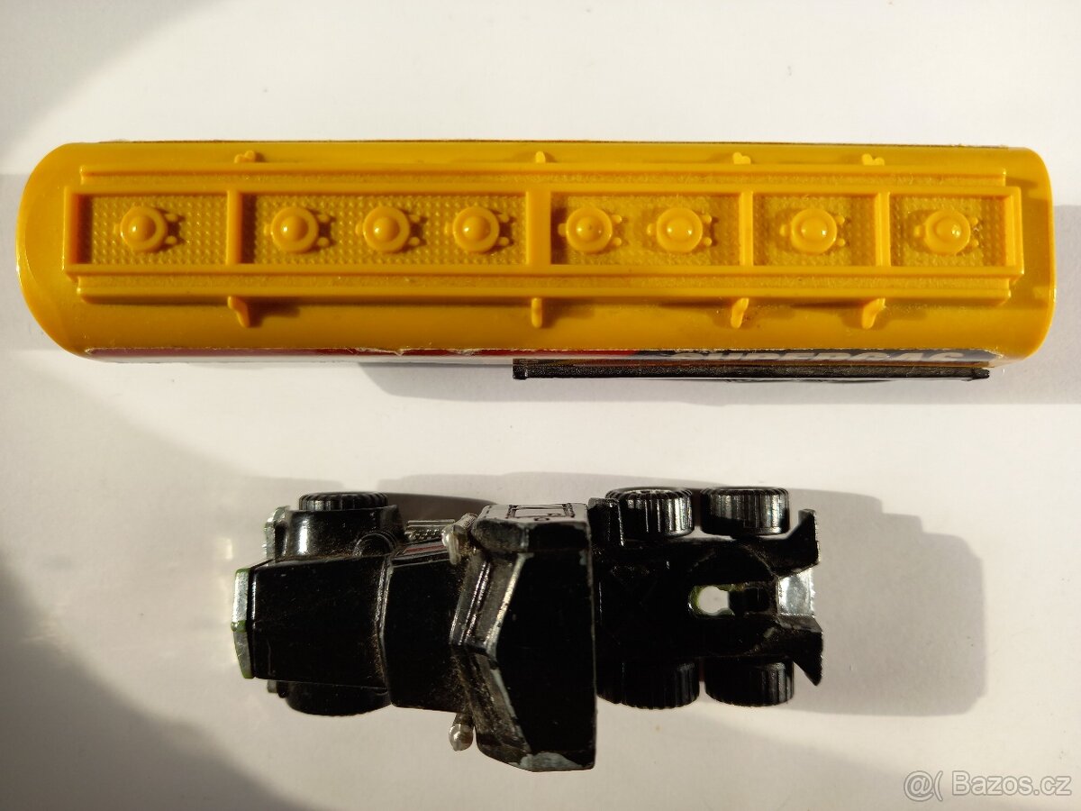 MATCHBOX CONVOY - KENWORTH AERODYNE + CISTERNA SUPERGAS - 5