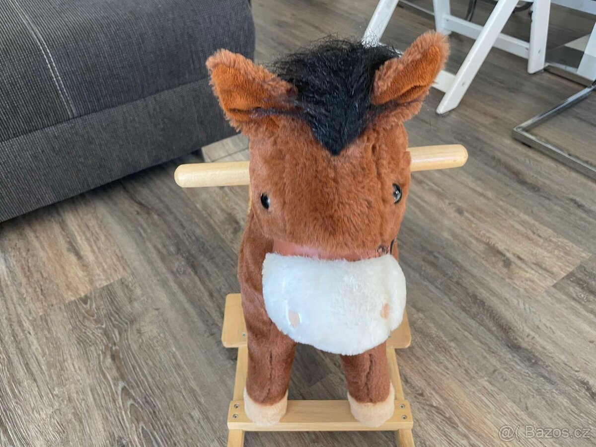 Houpací koník - cválá, řehtá, zpívá, nosnost 45 kg - 5