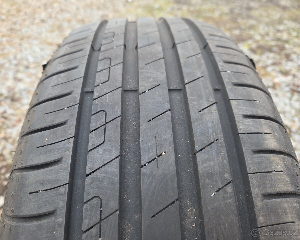 Zánovní letní pneu Goodyear 215/55/17 94V - 5