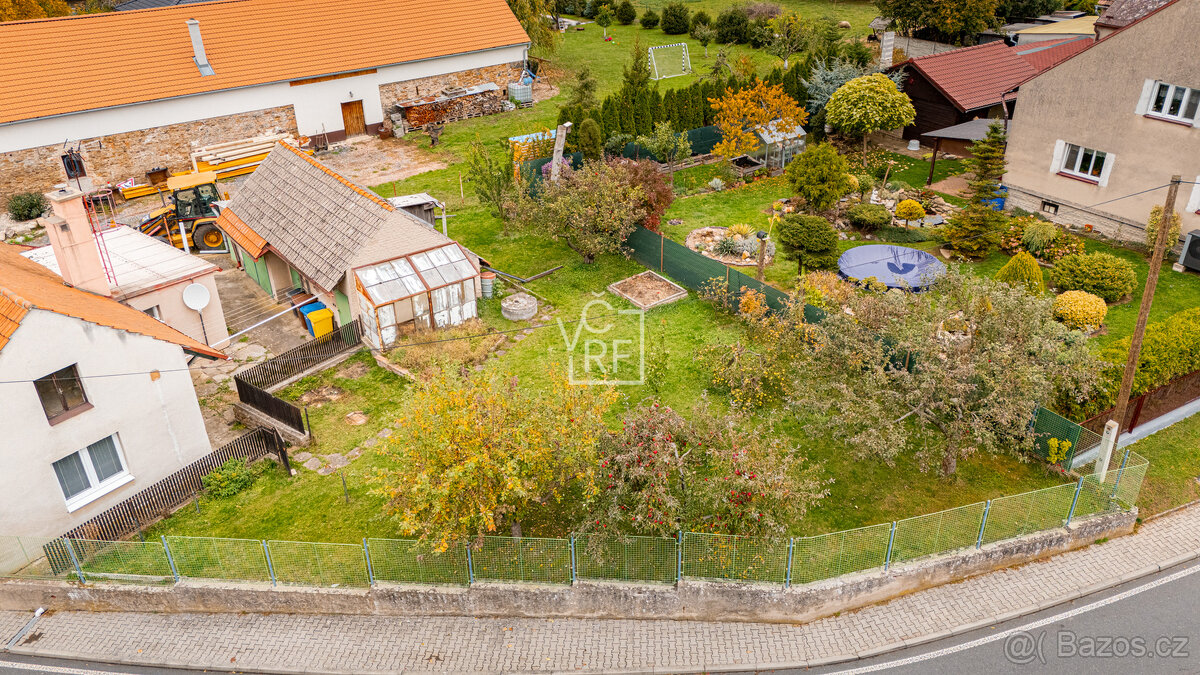 Zachovalý rodinný dům s pozemkem v obci Kořenice u Kolína - 5