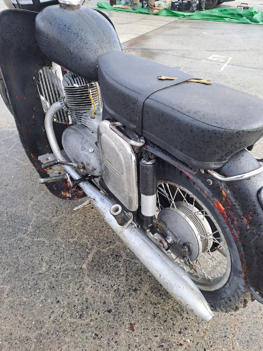 Jawa 250 kyvaĉka typ 353 - 5