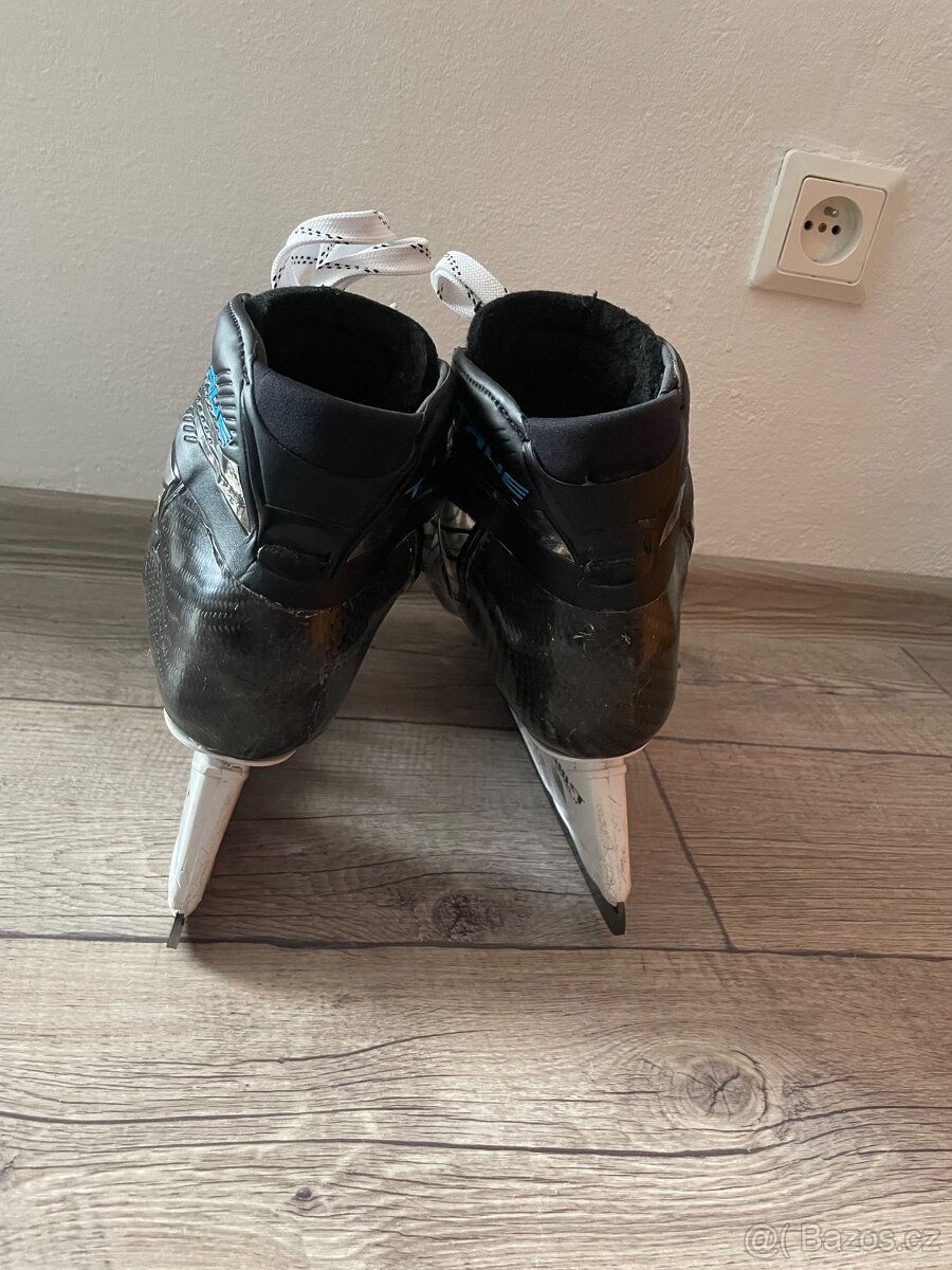 Profesionální brankářské brusle True Custom Two Piece - 5