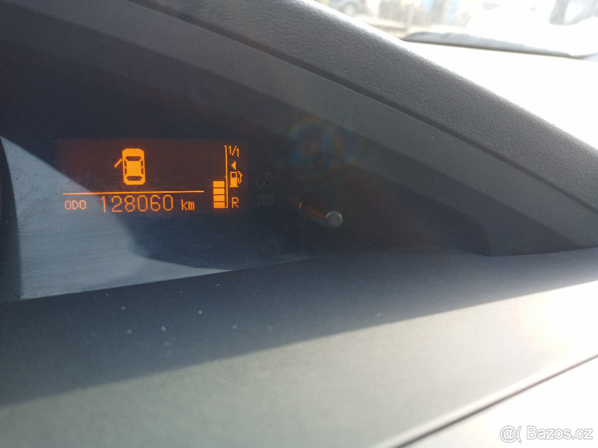 Prodám Toyota Verso 2,0 D-4D - 5