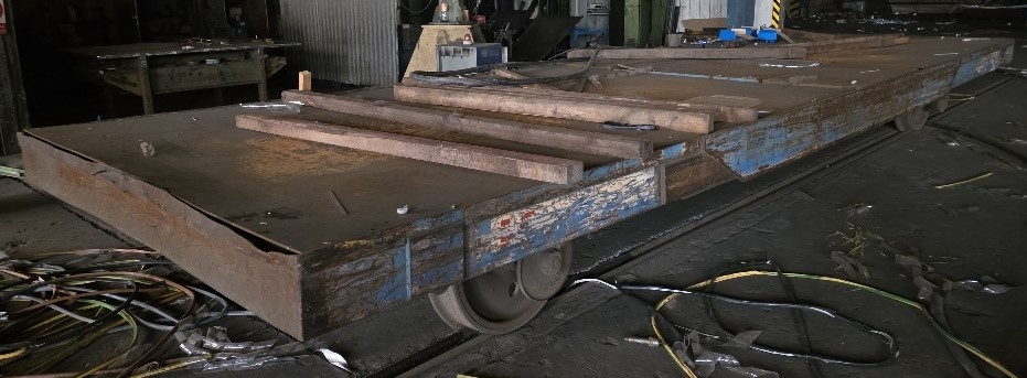 Akumulátorový kolejový vůz 6 m - 5