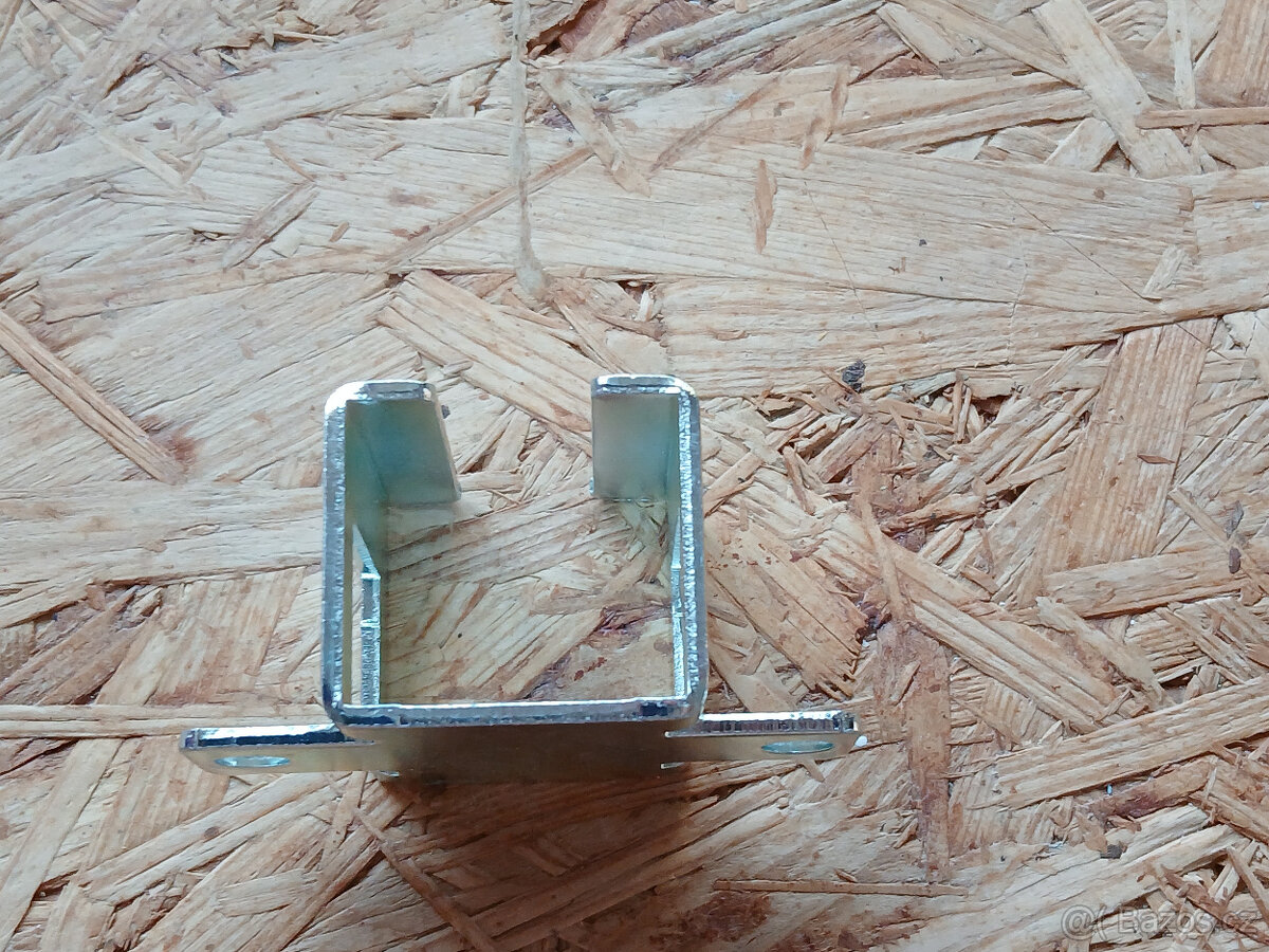 Laguna držák / úchyt KK-075 pro horní kolejnici - 5