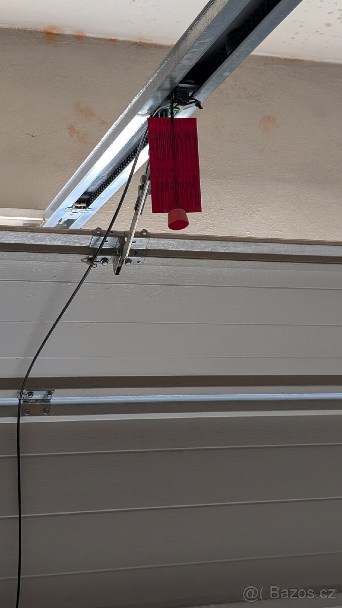 Sekční garážová vrata Hörmann EPU40 – 2250 × 2000 mm, bílá - 5