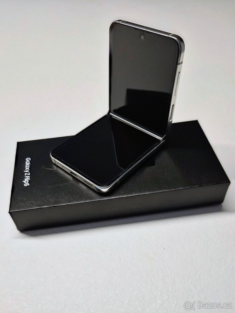 Samsung Galaxy Z Flip 5 - 5