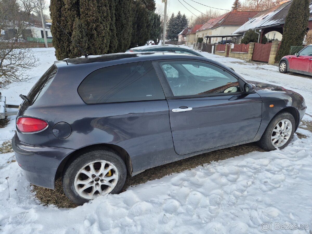 Alfa romeo 147 - 5