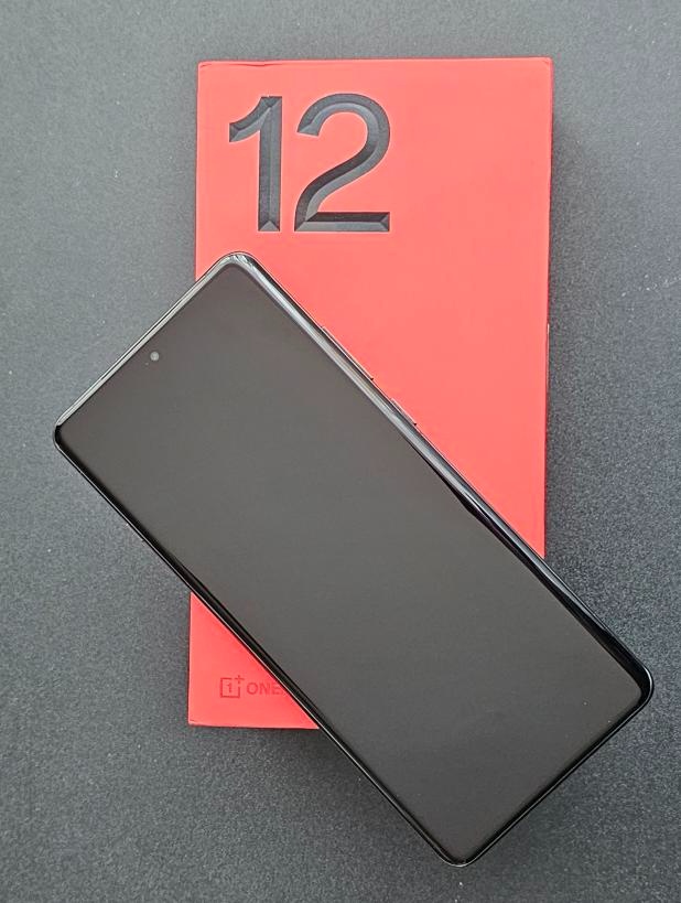 Vyměním OnePlus 12 / 6,82"/ 16+512 / Top STAV. - 5