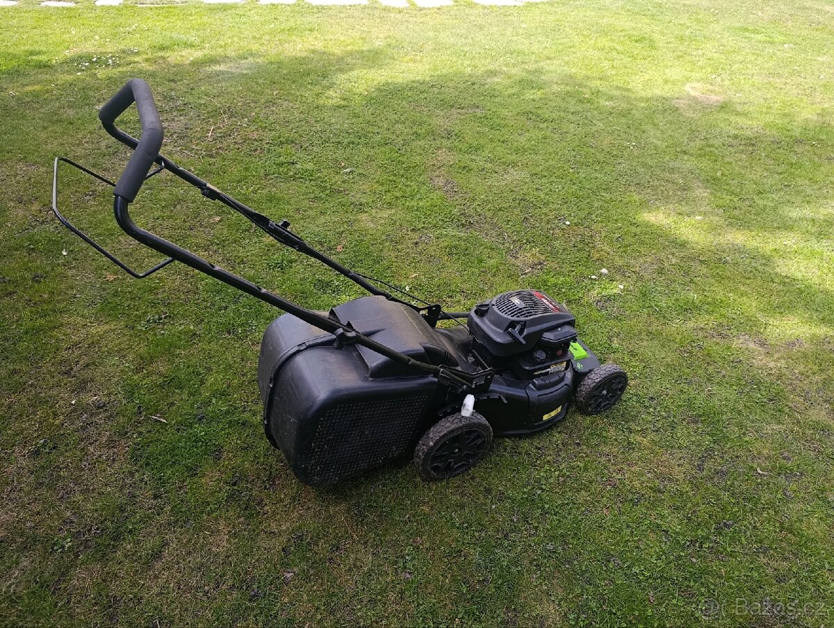 Benzínová sekačka motor Briggs&stratton - 5