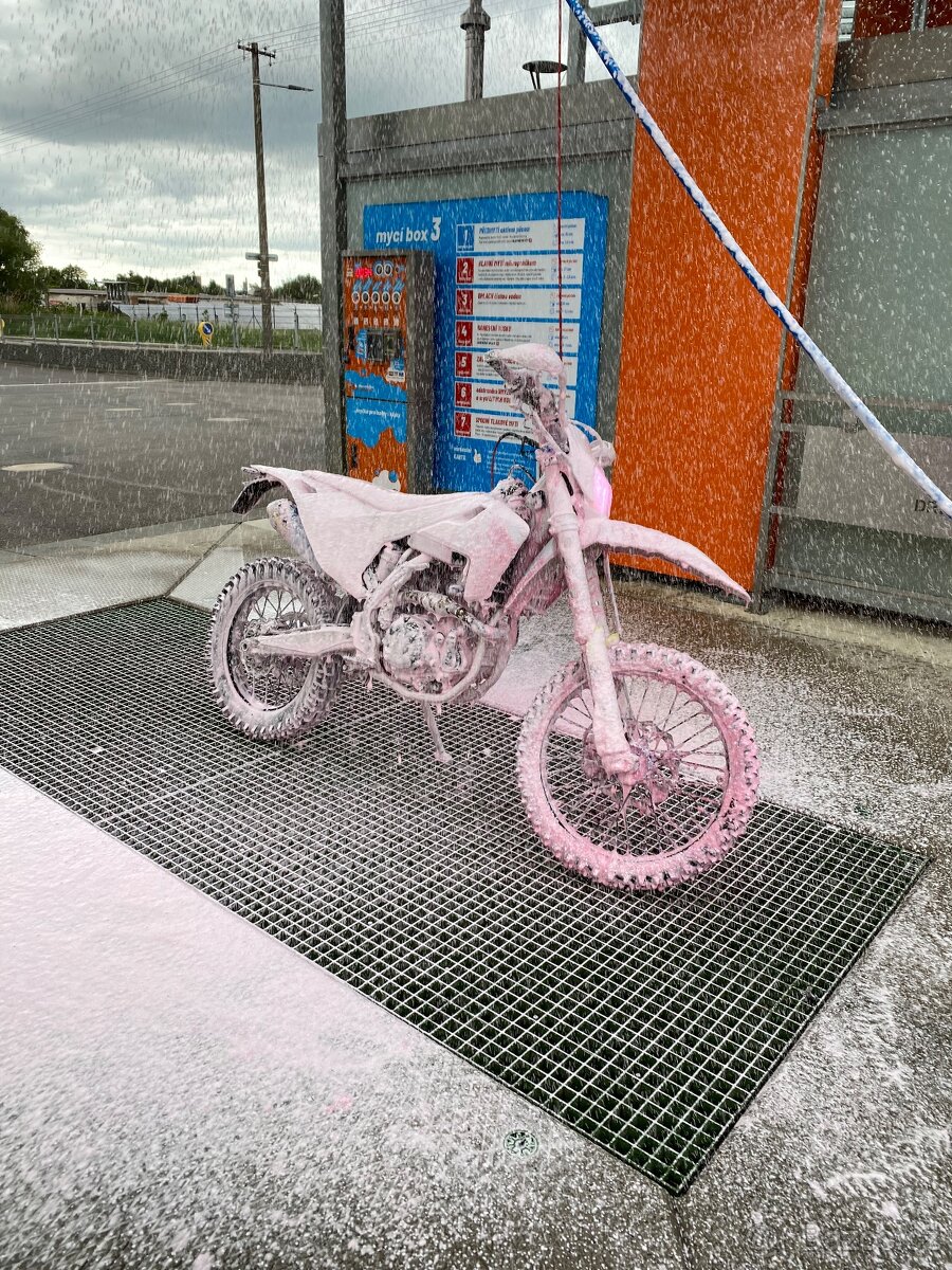 250