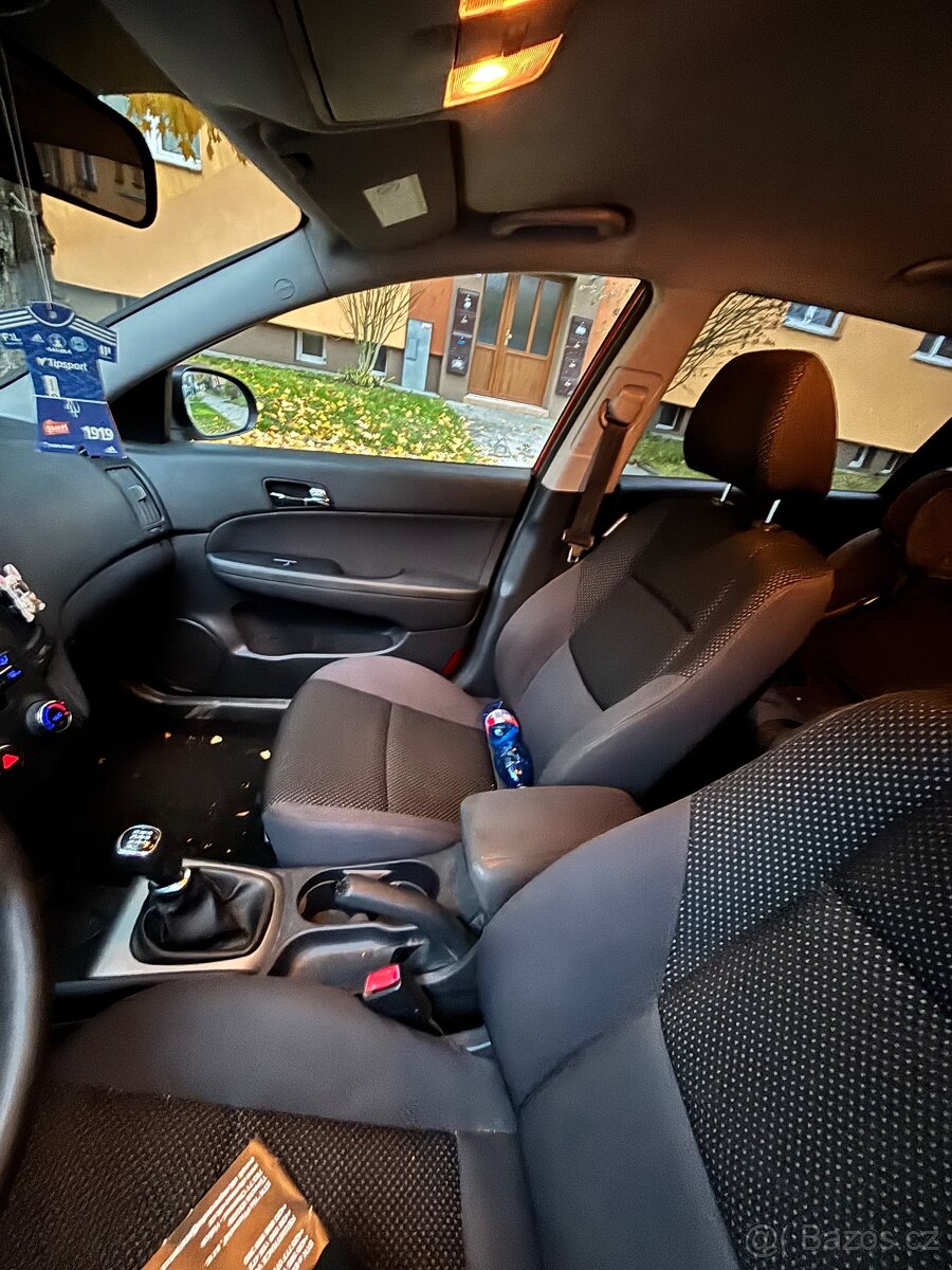 Hyundai i30 1.6 CW 2011 - 5