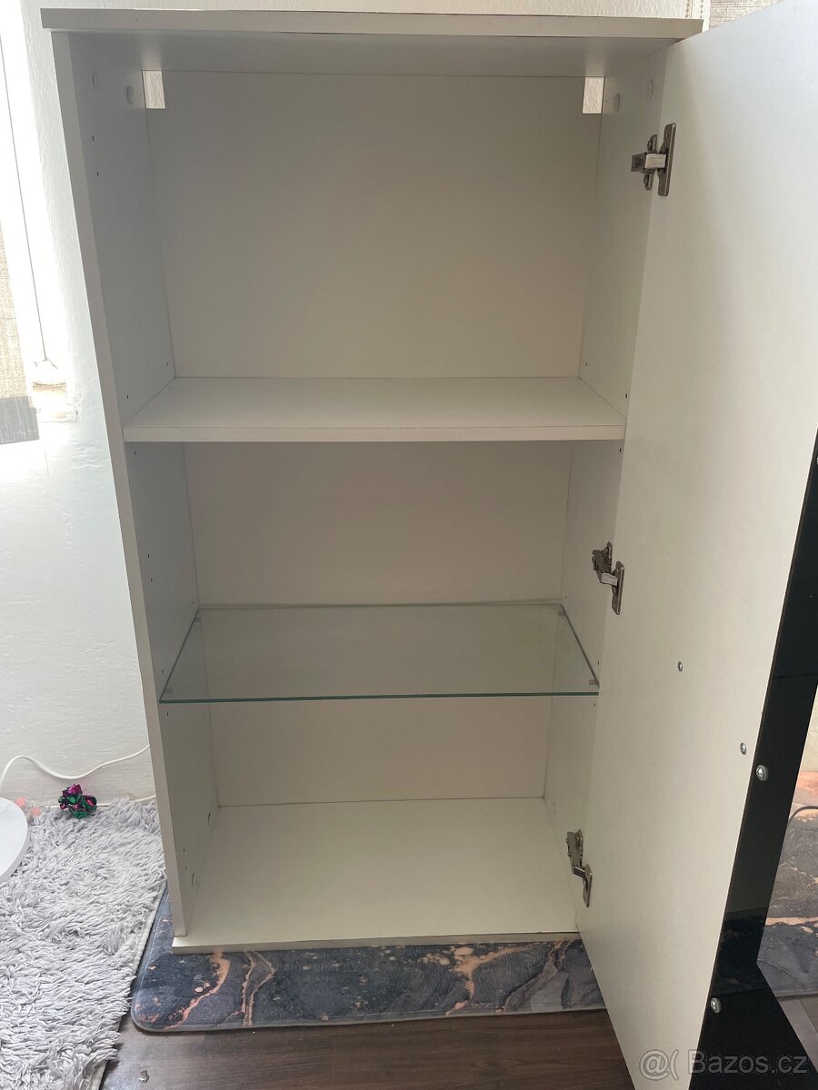 Moderní vitríny / skříňky 2 ks - 5