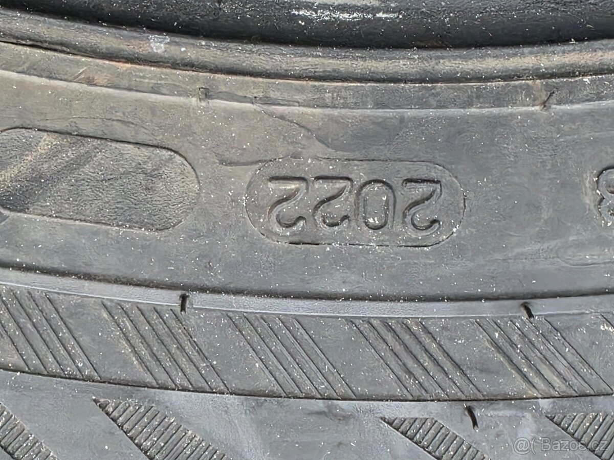 215/65/16 Zimní pneumatiky Nokoan WR D4 a SUV 4 - 5