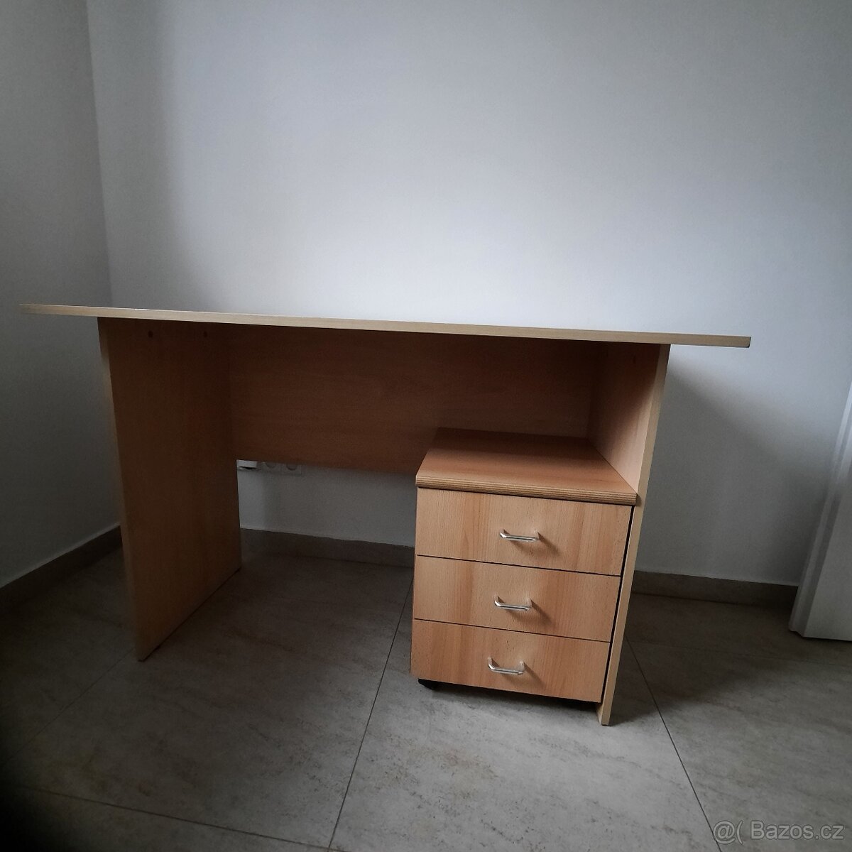 PRODÁM PSACÍ STŮL A KONTEJNER - 5