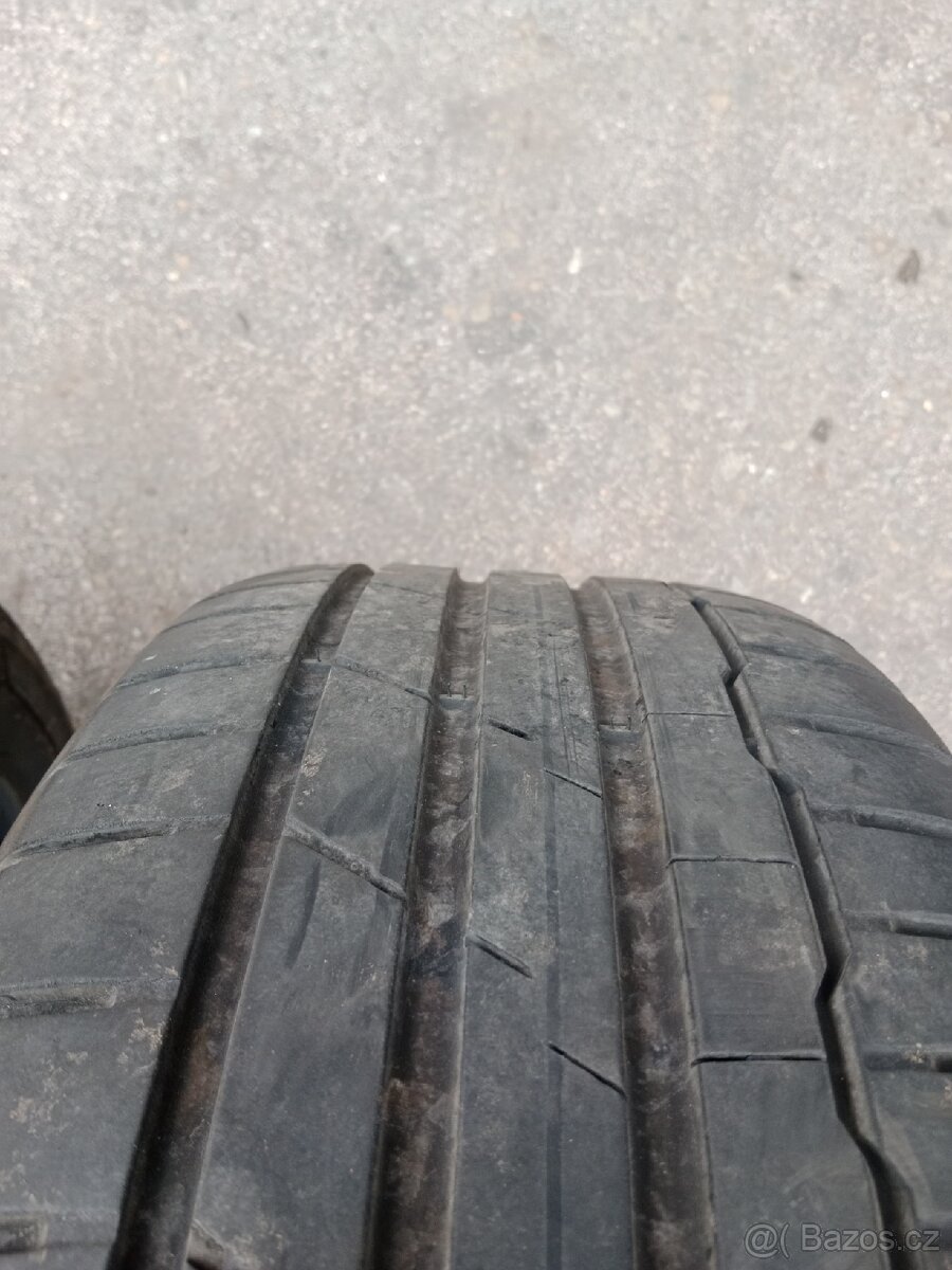 Pneu 225/50R17 - 5