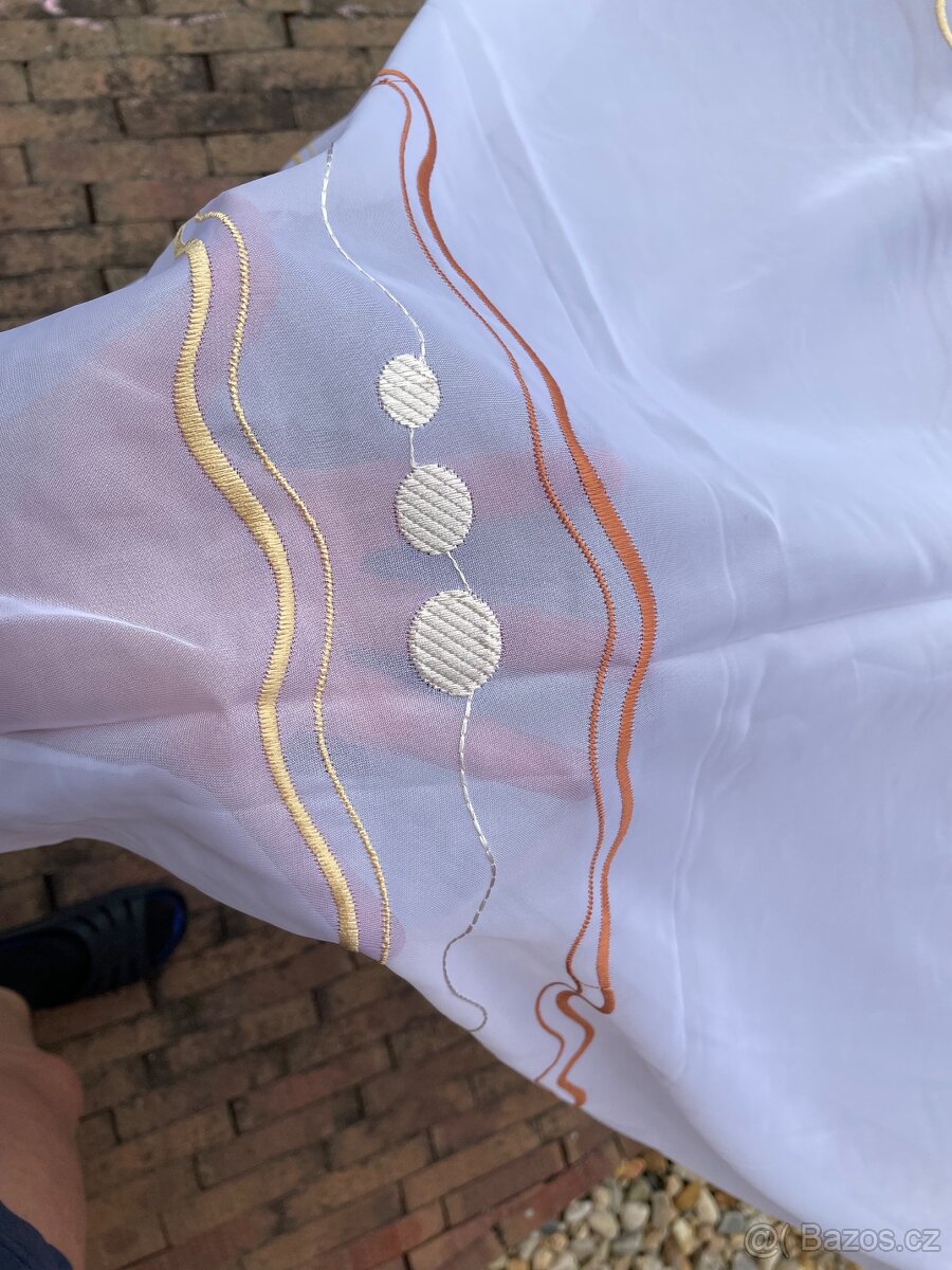 Bílá velká záclona - 5