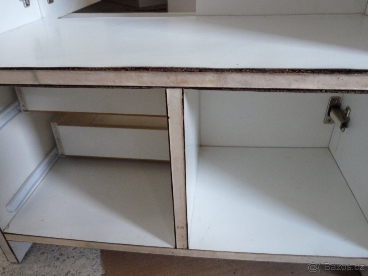 Umyvadlo se skříňkou - 5