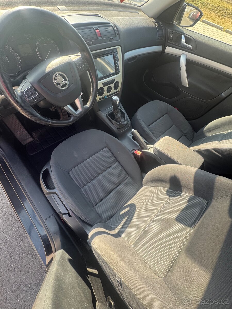 Prodám Škoda Octavia II 1.6i RS Packet - 5