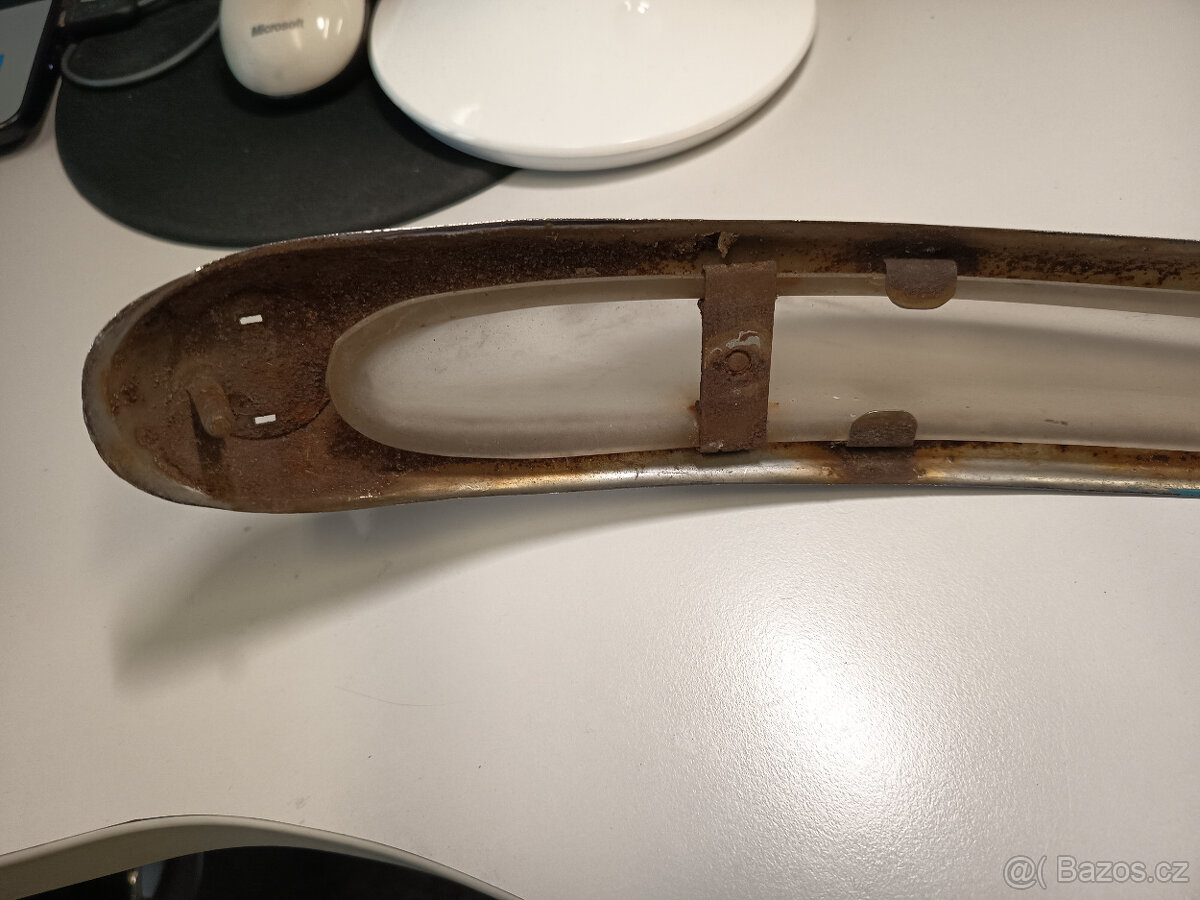 Ozdobná lišta na kapotu 1201 - 5