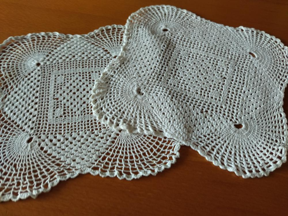 pohovka, háčkovaný ubrus, dečky,přehoz na pohovku - 5