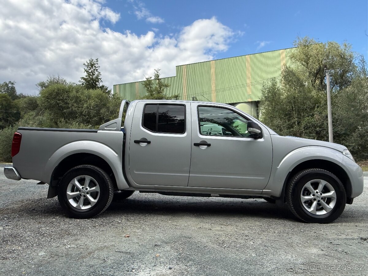 Nissan Navara 2.5DCi 106KW / Manuál RV: 2015 / Pěkný stav⭐
