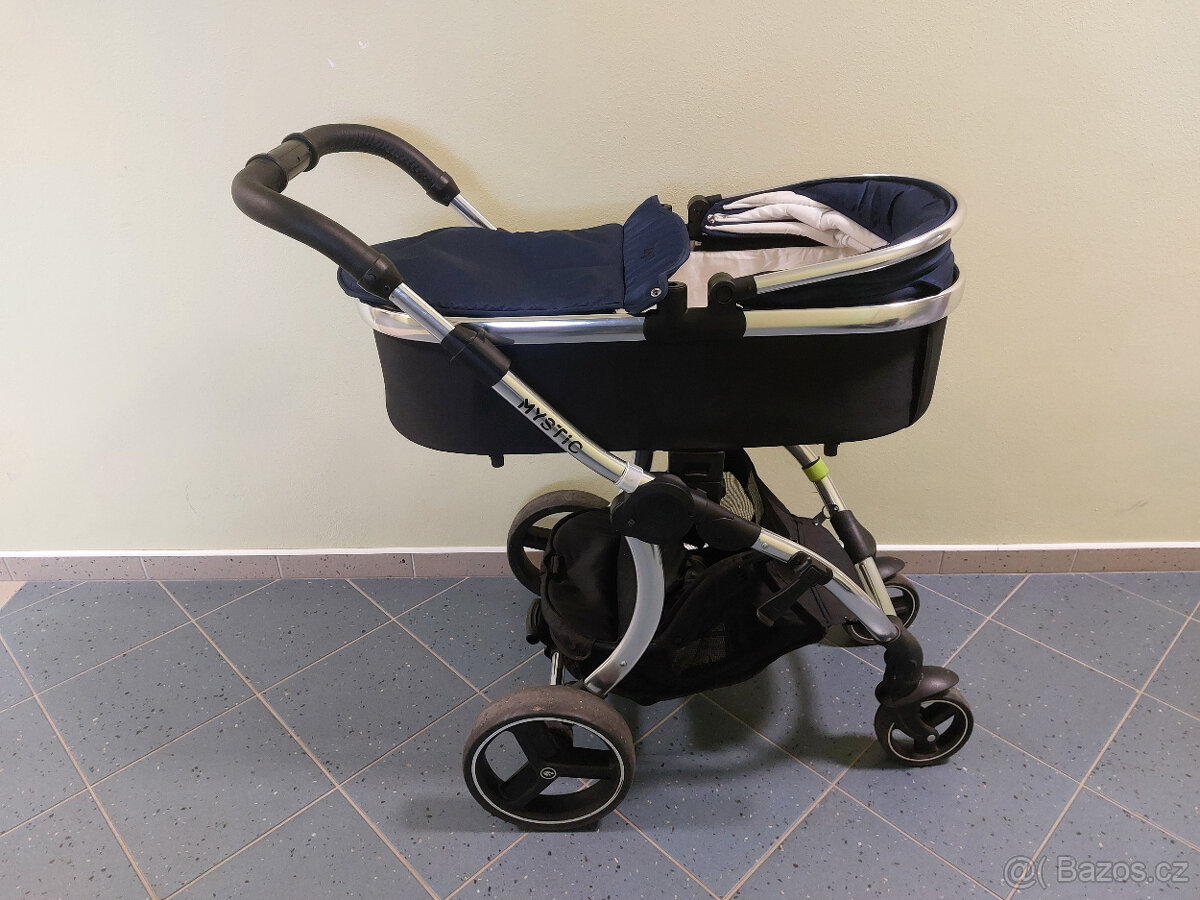Kočárek + výbava - 5