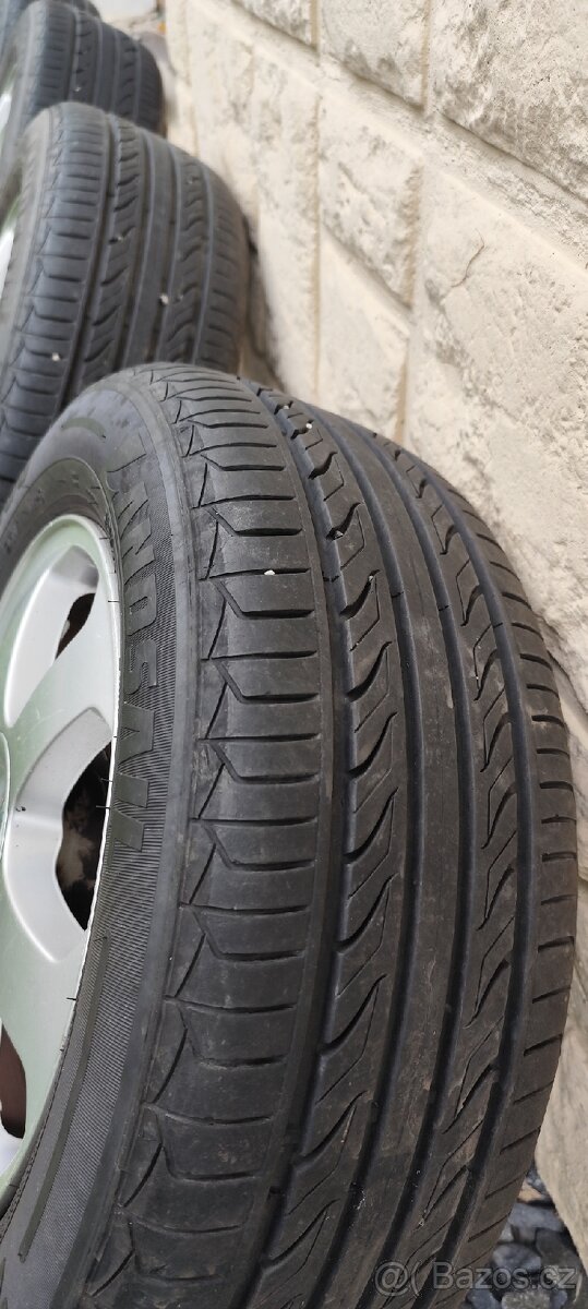 Originál Škoda Alu kola R15 s letními pneu - 5