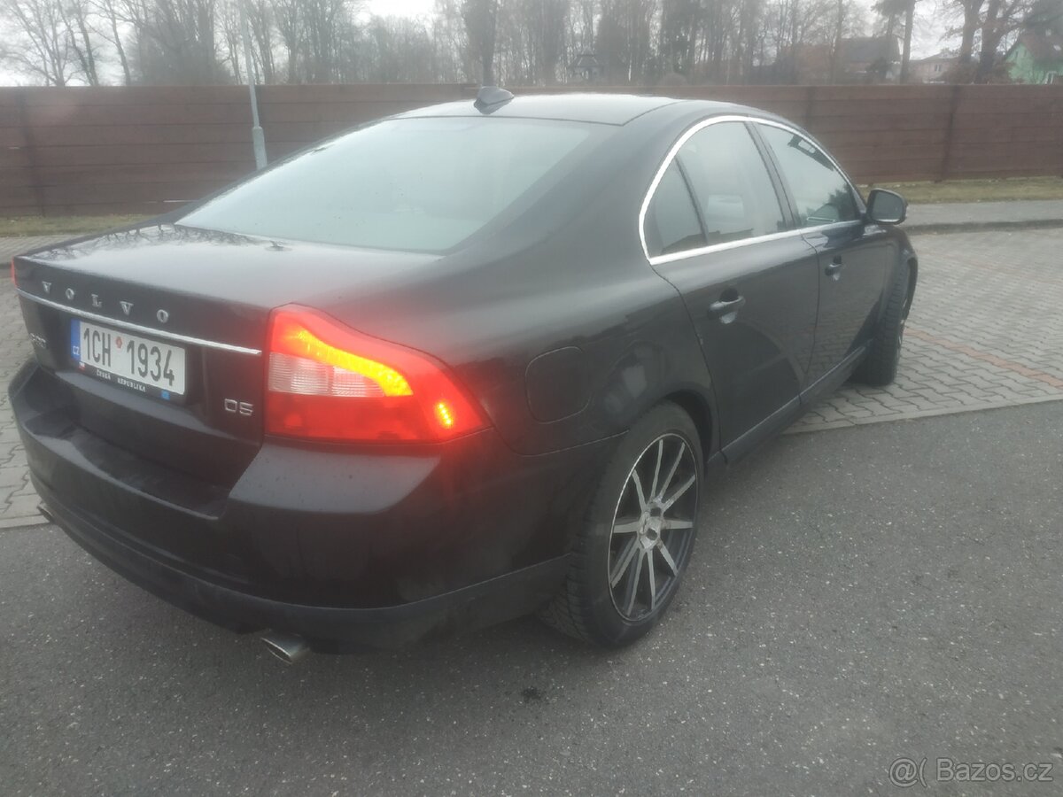 Prodám Volvo S80 D5 151 KW 2010 manuál - 5