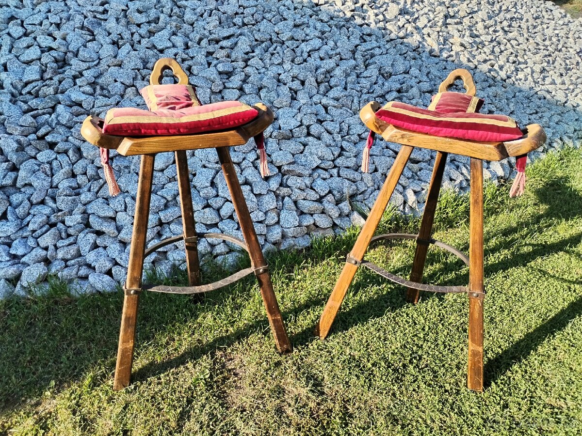 Dvě stylové,dřevěné,barové zidle - 5