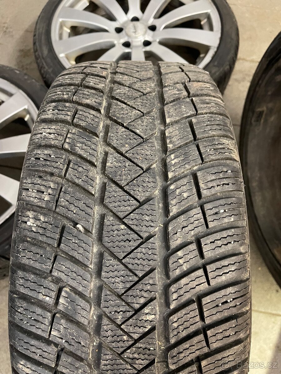 Zimní alu 225/40R19 - 5